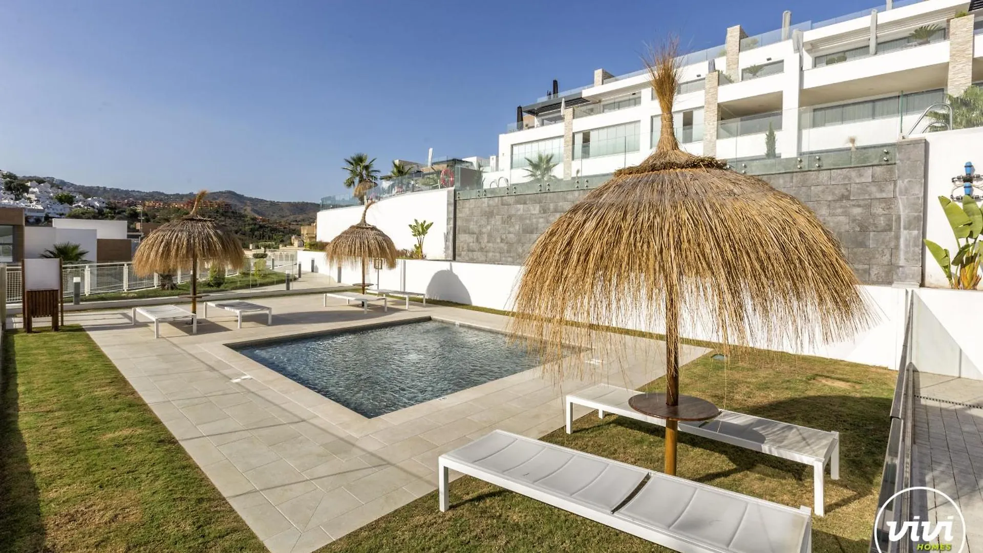 Zoey - Pool, Gym, Terrace & Golf Villa Marbella